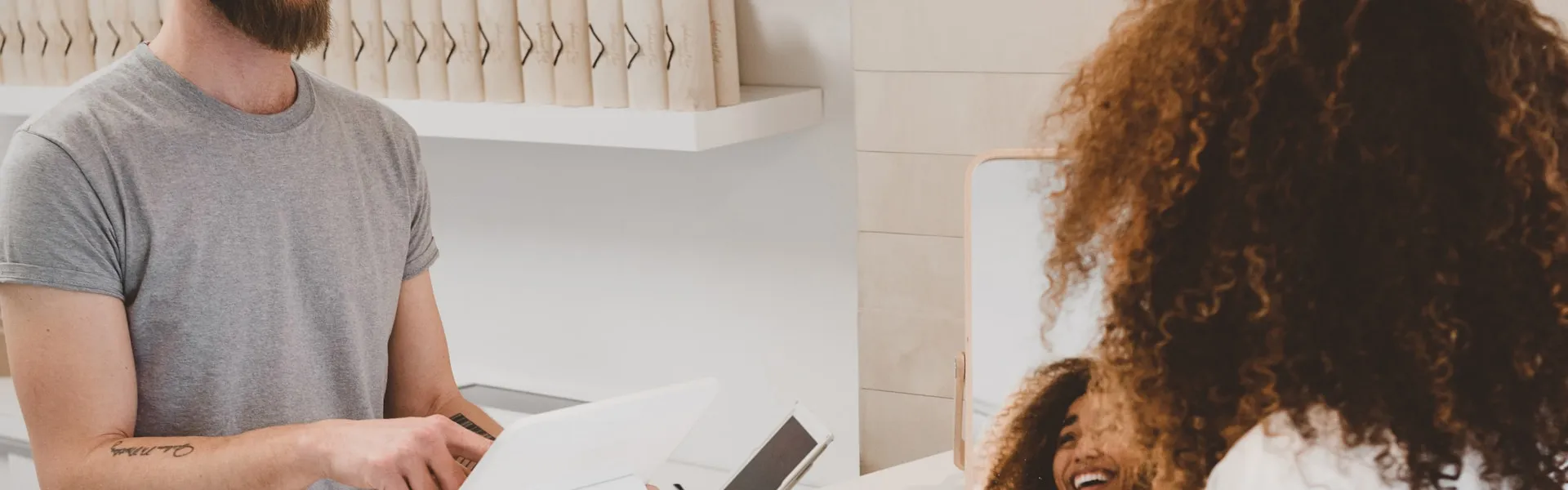 Comparación de opciones de ahorro con beneficio fiscal en Colombia